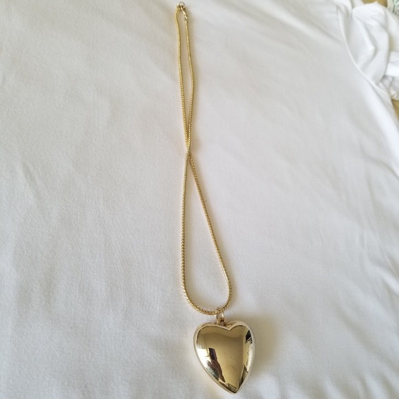Jewelry - Vintage Heart Necklace